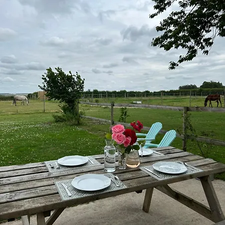 Le Clos De L'angley Et Ecurie بيت للعطل *